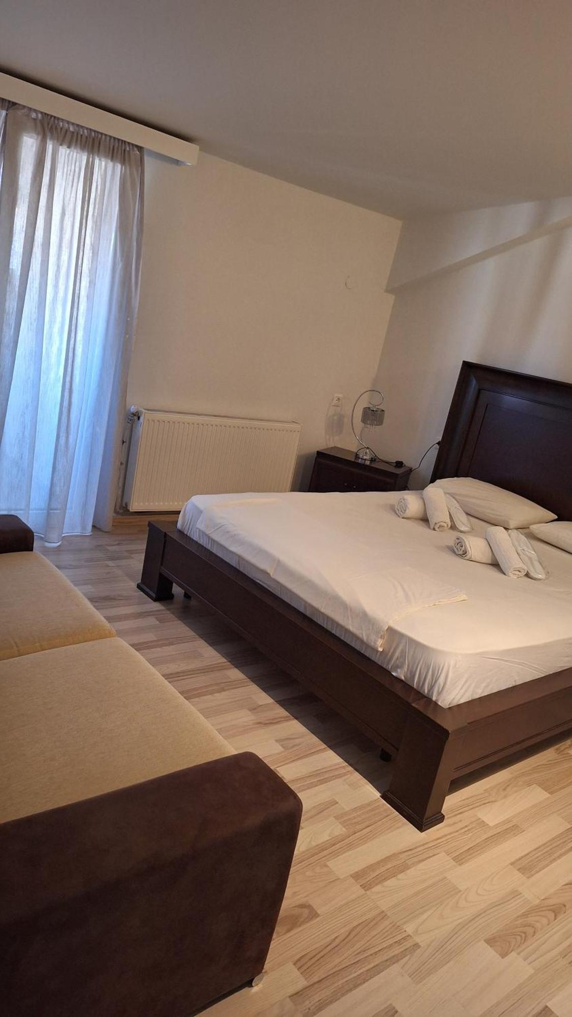 Revisapartments Brown Appartamento Neos Marmaras